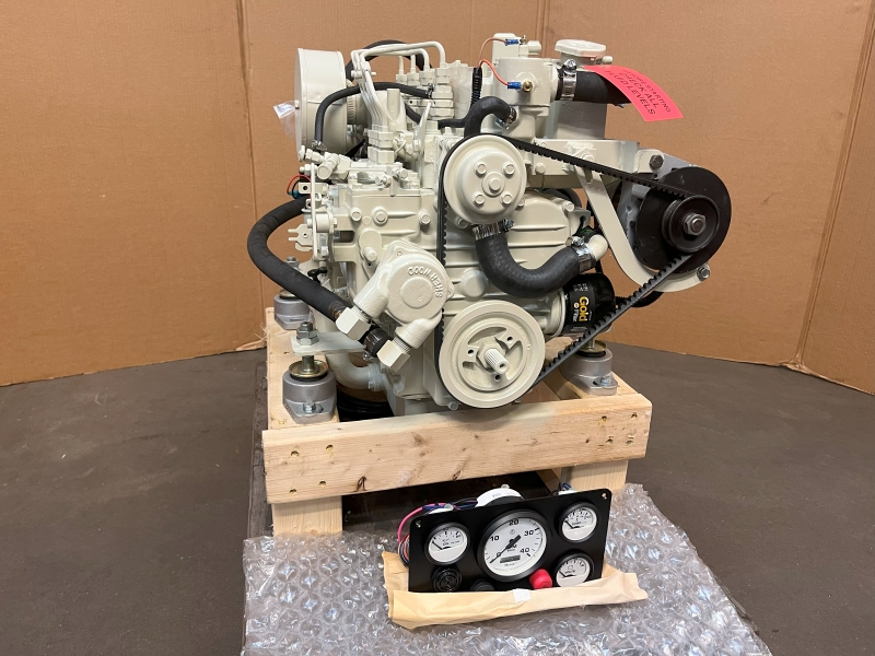 Universal M35 Marine Diesel Engine