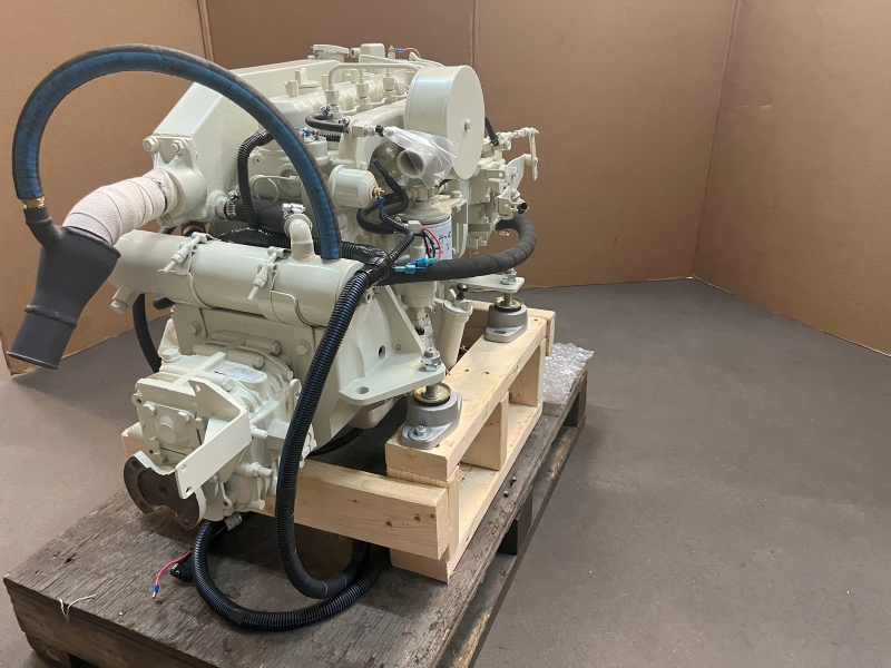 Universal M35 Marine Diesel Engine