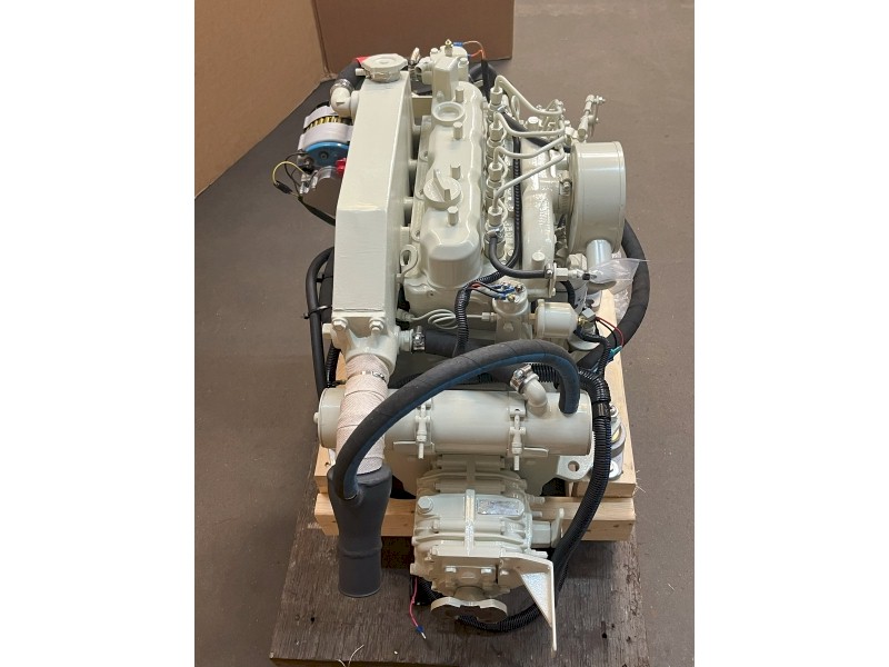 Universal M35 Marine Diesel Engine