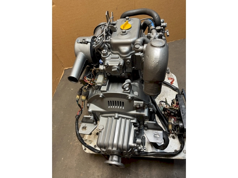 Yanmar 2QM15 Marine Diesel Engine