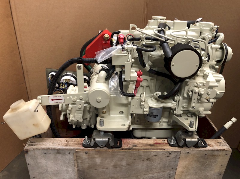 Universal M25 XPBC Marine Diesel Engine