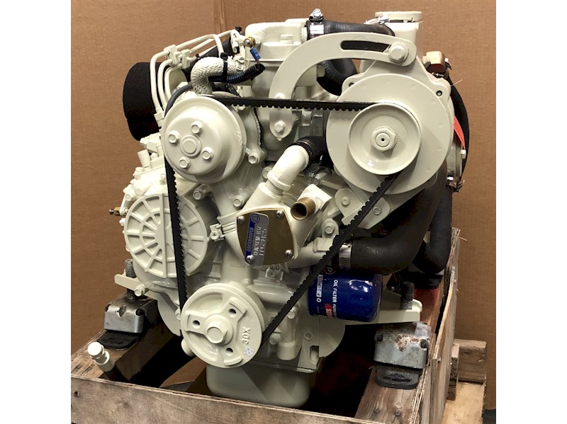 Universal M25 XPBC Marine Diesel Engine